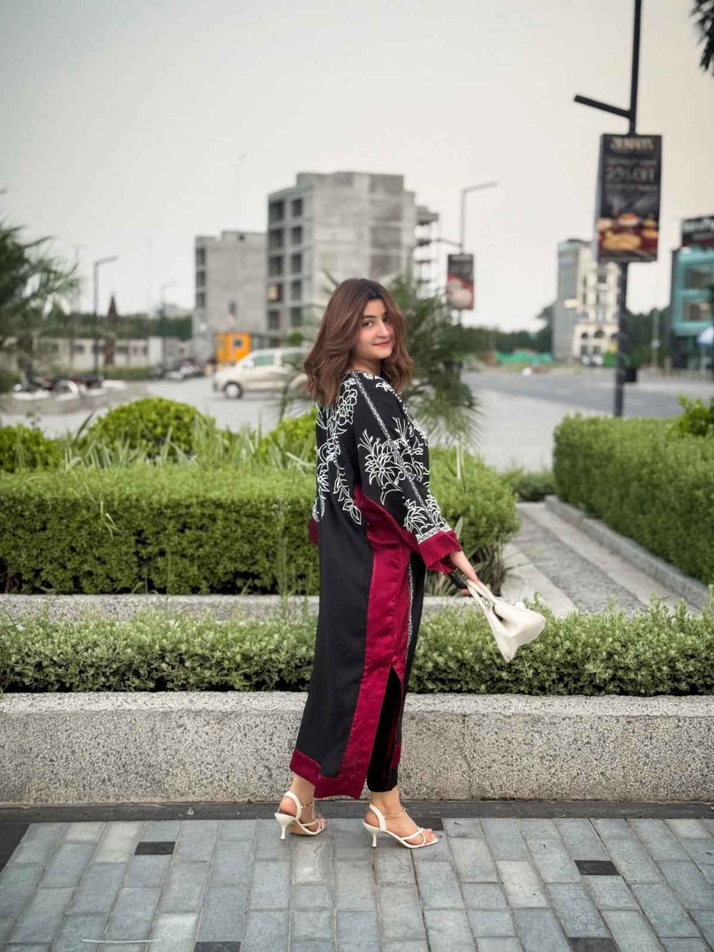 Velvet Edge Noir Kurta Yl-97