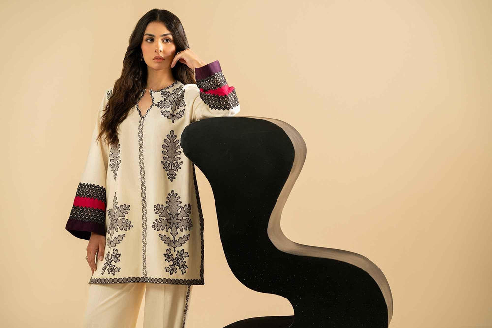 Sofisticated Floral Y-16