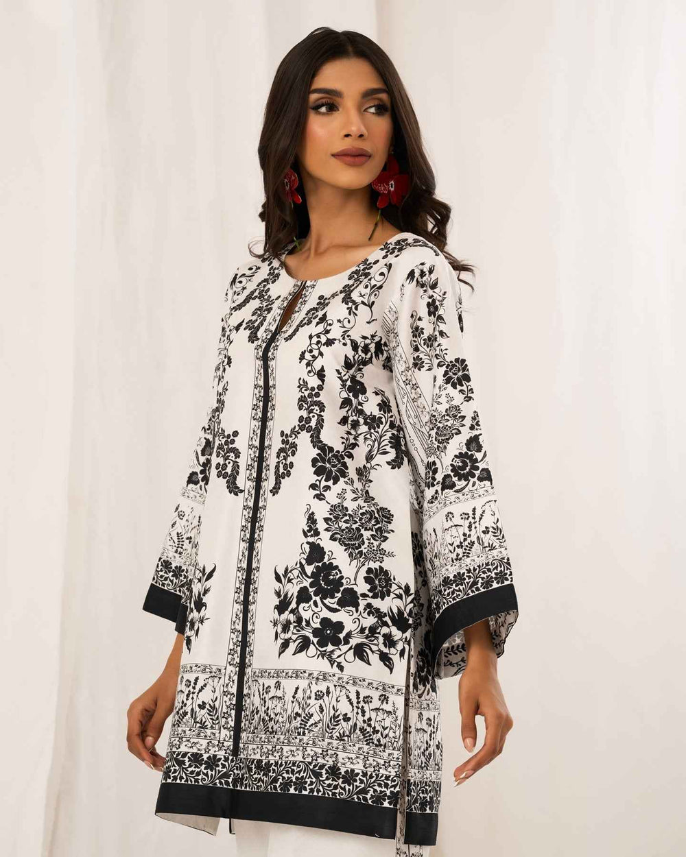 Black & White Floral Printed 2-Piece Suit Y 114