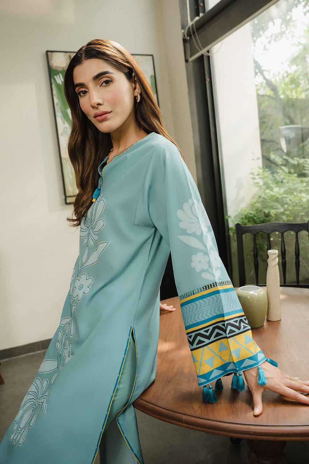 Serene Elegance – YL-16