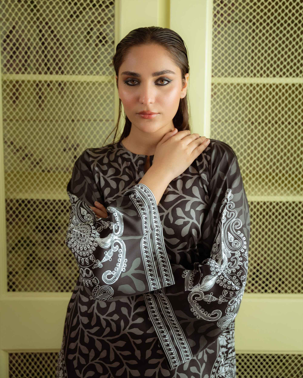 Monochrome Leaf Print Black Kurta ( YL -79 )