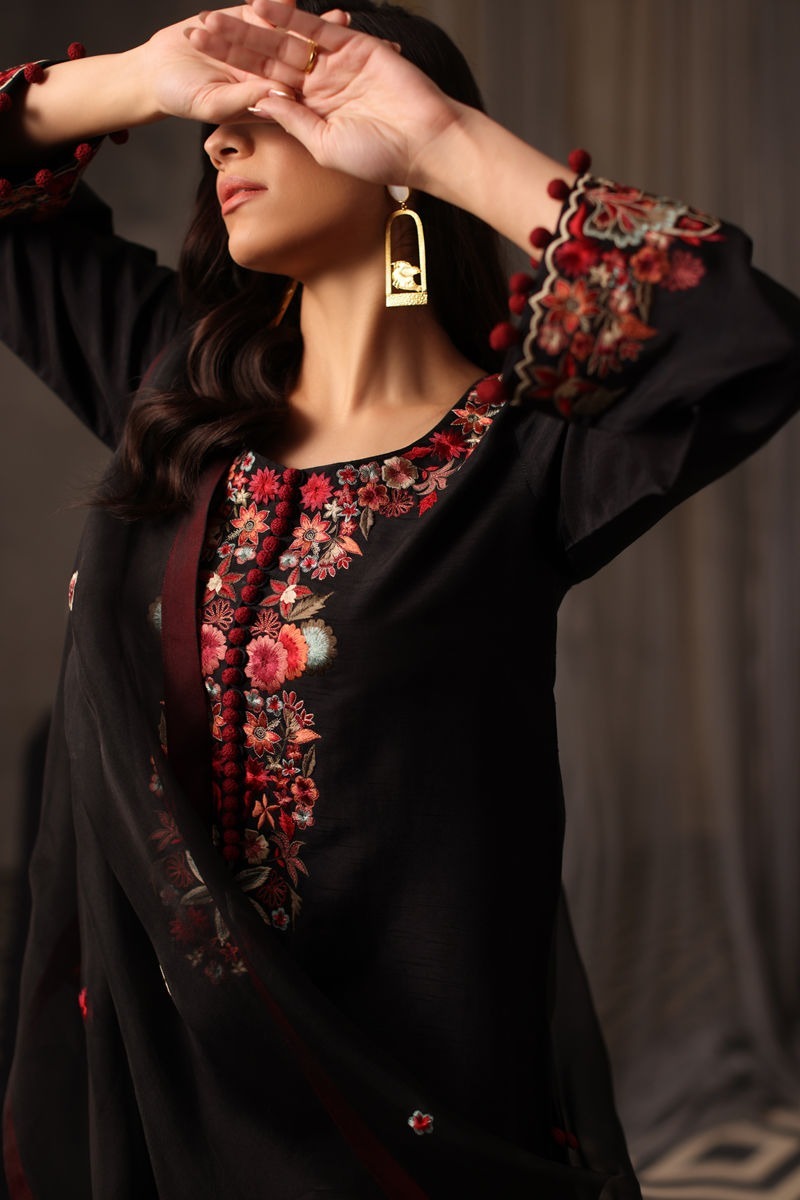 Naqsh Embroidered Raw Silk 3 Pcs Dress