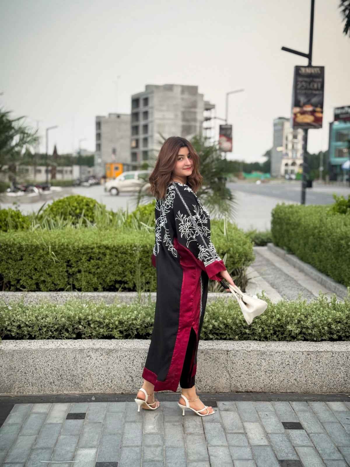 Velvet Edge Noir Kurta Yl-97