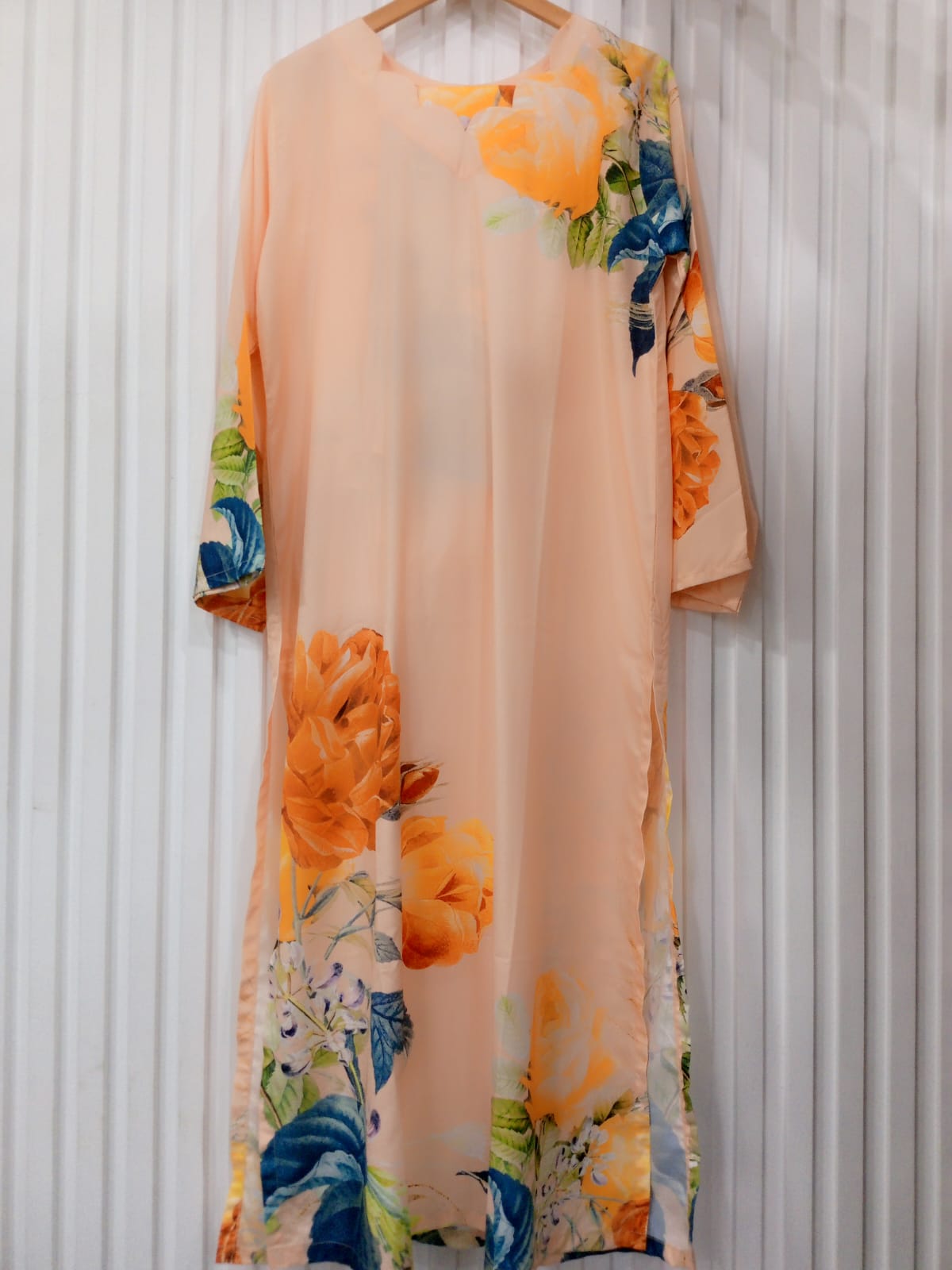 Elegant 2-Piece Peach Floral Silk Kurta Set (YL 115)