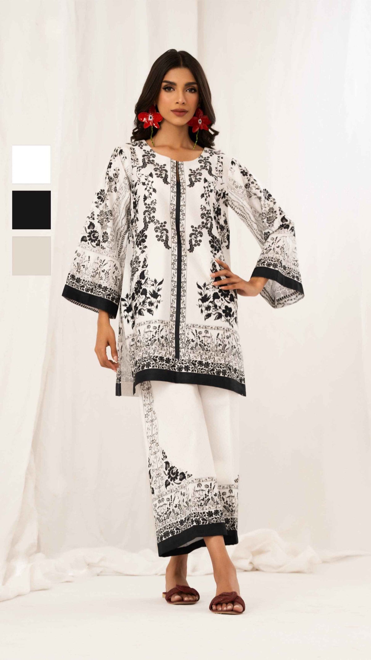 Black & White Floral Printed 2-Piece Suit Y 114
