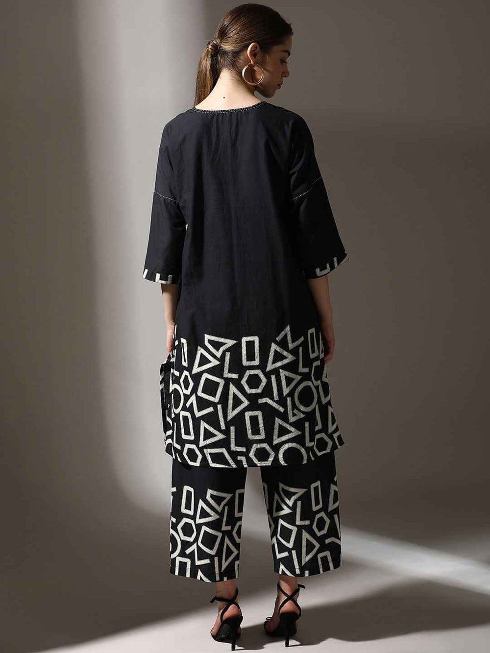 Noir Geometry Co-Ord Set – Premium Lawn Y84