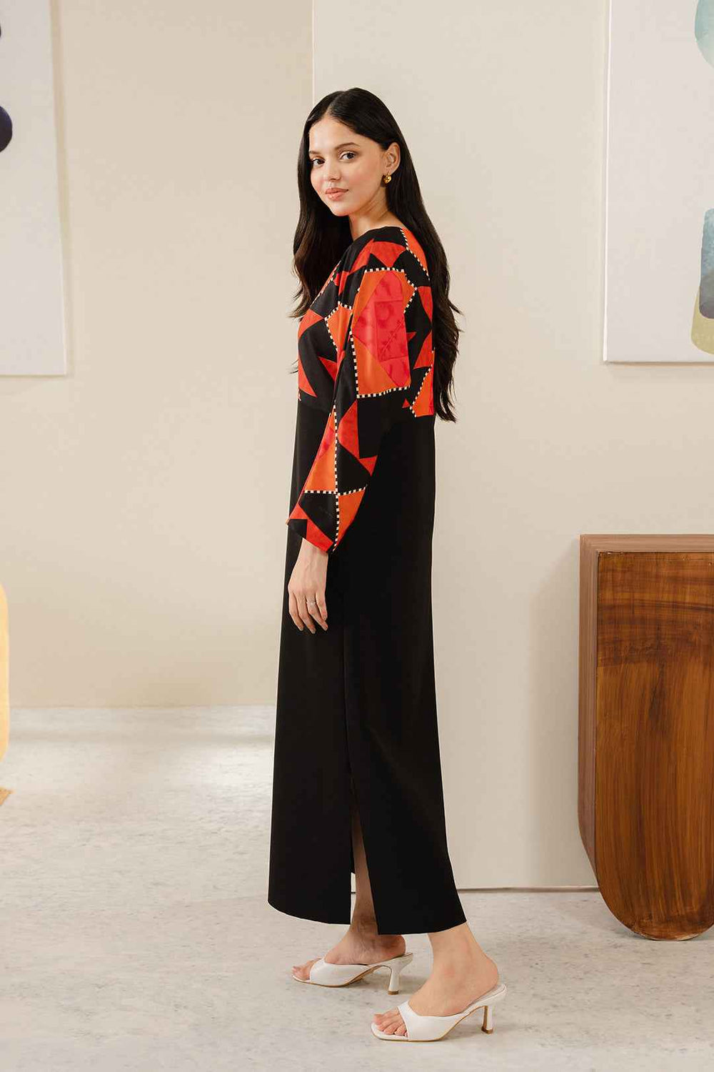 🔥 Geo Flare Charm – All-Season 2 Piece Stitched Suit in Korean Crepe YL-17 🔥