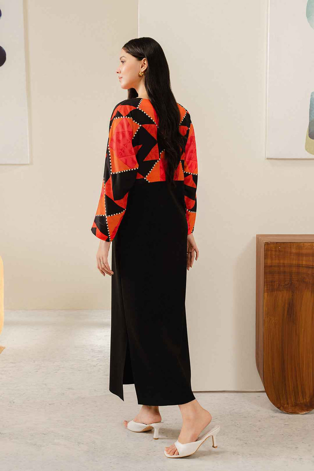 🔥 Geo Flare Charm – All-Season 2 Piece Stitched Suit in Korean Crepe YL-17 🔥