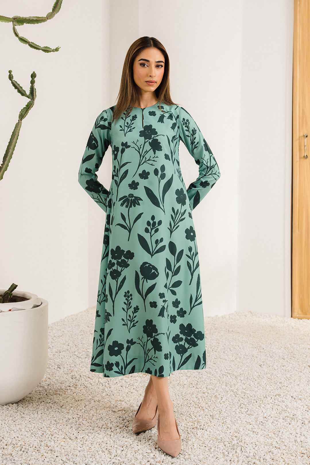 Verdant Grace Elegant Dress – Timeless Elegance for Any Occasion