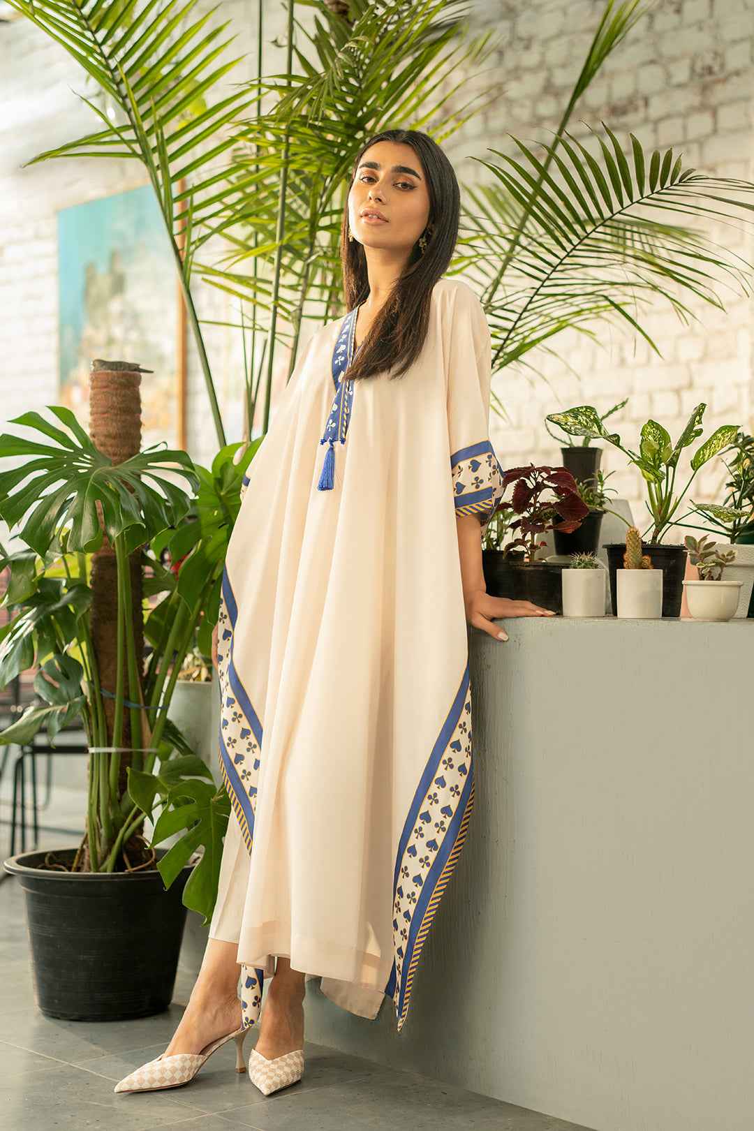 Luxury Resort Wear Kaftan with Ethnic Print Trim  ( YL- 58 )