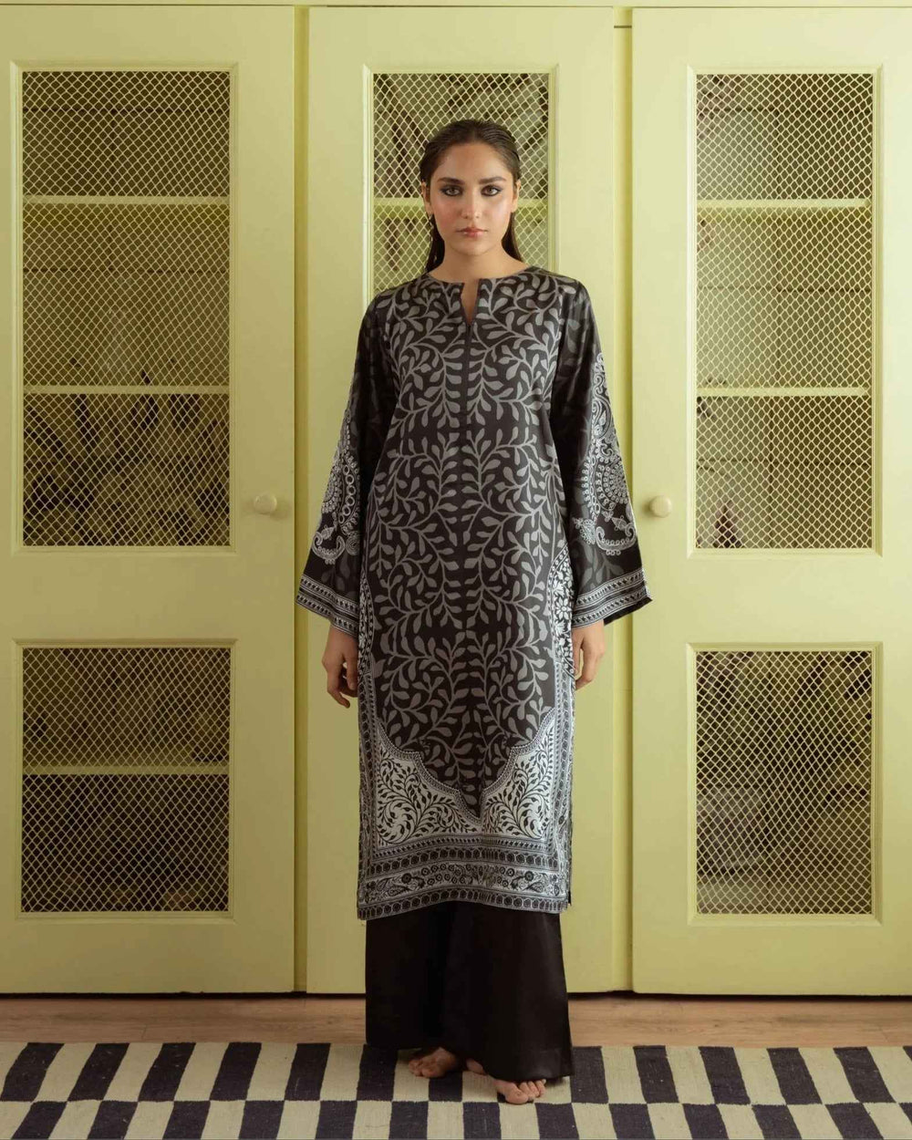 Monochrome Leaf Print Black Kurta ( YL -79 )