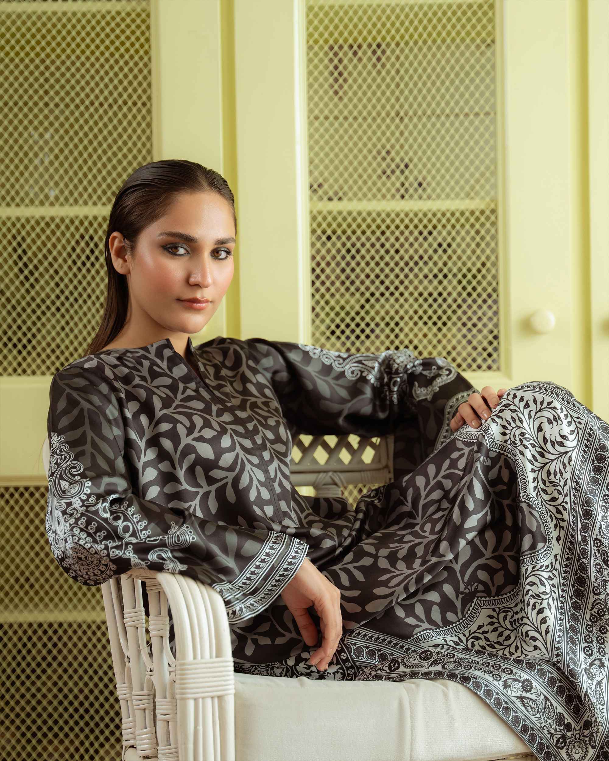 Monochrome Leaf Print Black Kurta ( YL -79 )