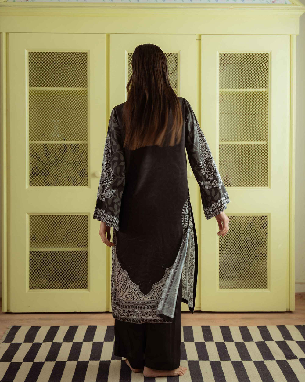 Monochrome Leaf Print Black Kurta ( YL -79 )