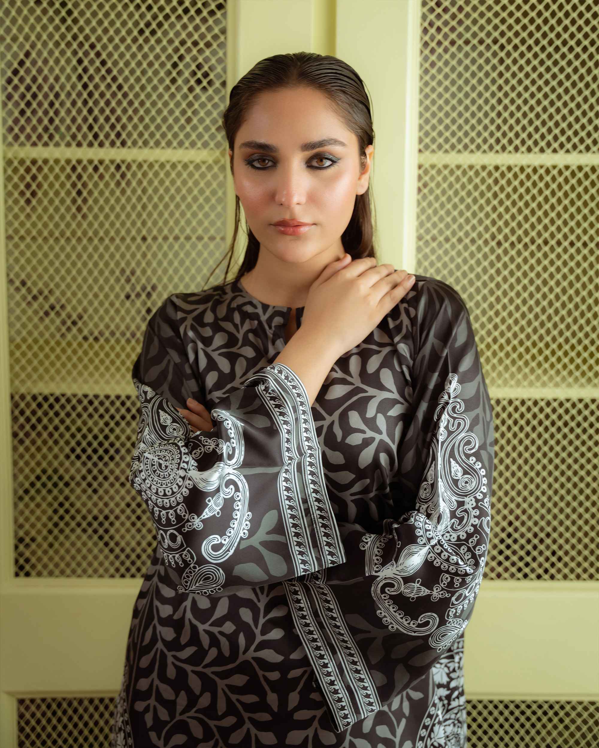 Monochrome Leaf Print Black Kurta ( YL -79 )