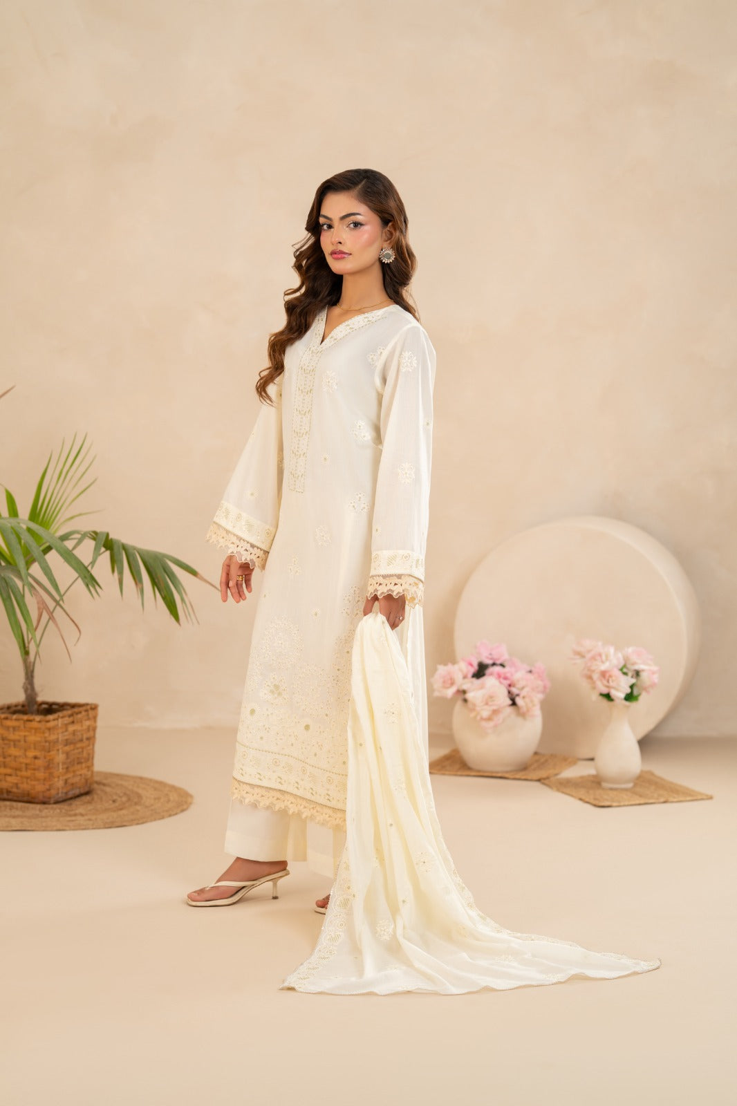 Embroidered Lawn 3-Piece Ivory White ZZ-EMB-26041