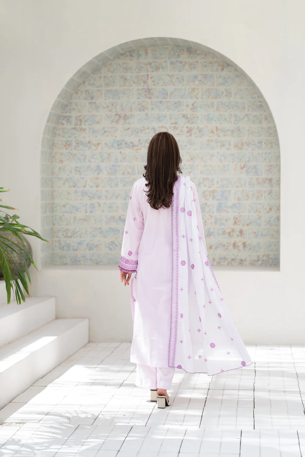 Embroidered Lawn 3-Piece ZZ-EMB-26037